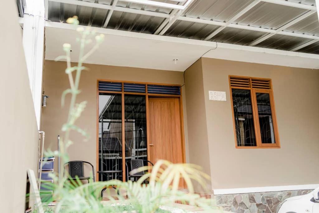 הוילה בנדונג Rumah 3 Kamar Lembang, Adem, Bebas Macet מראה חיצוני תמונה
