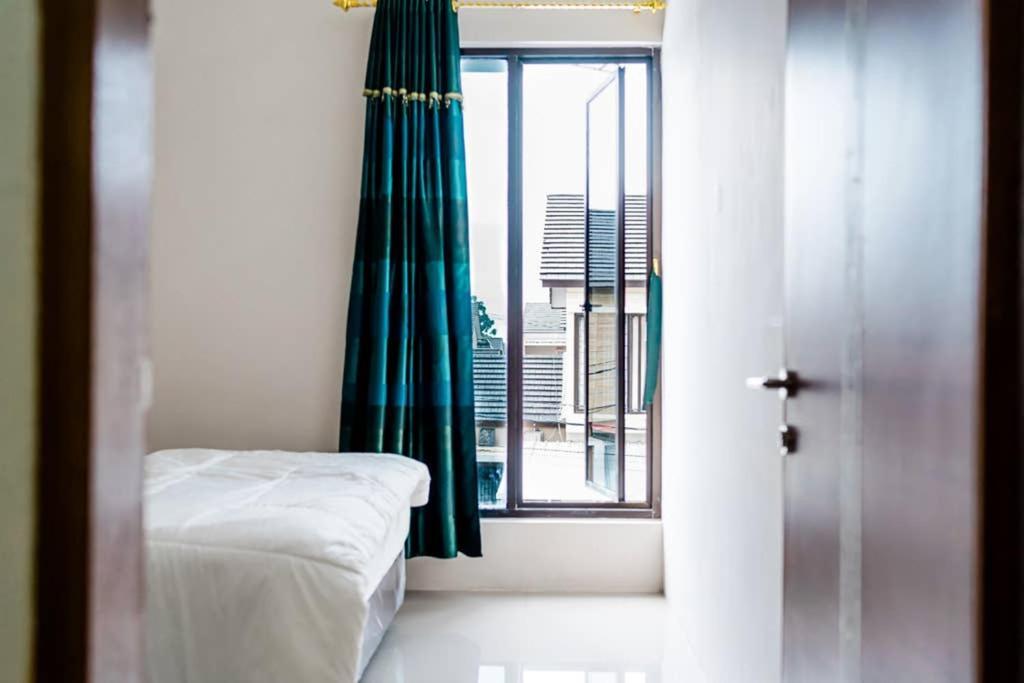 הוילה בנדונג Rumah 3 Kamar Lembang, Adem, Bebas Macet מראה חיצוני תמונה