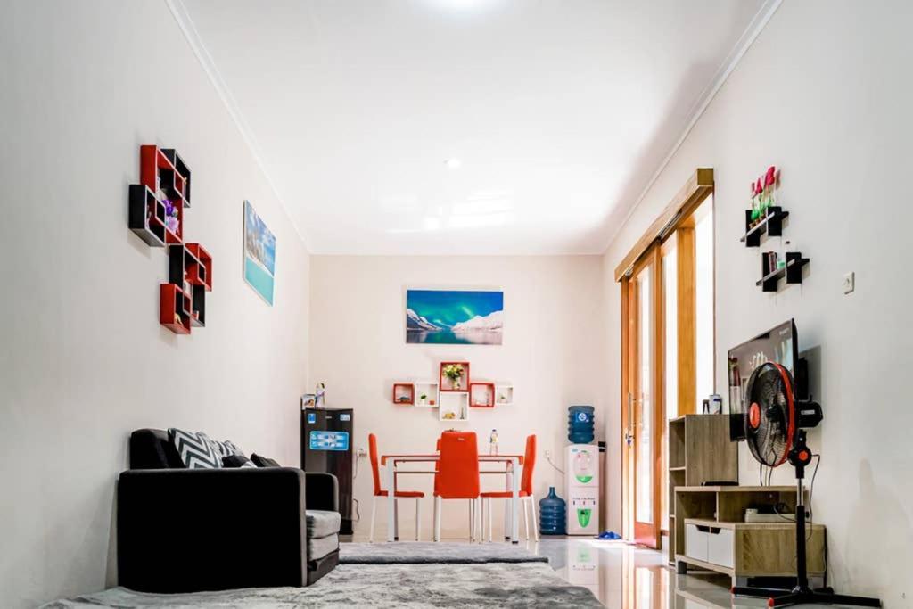 הוילה בנדונג Rumah 3 Kamar Lembang, Adem, Bebas Macet מראה חיצוני תמונה